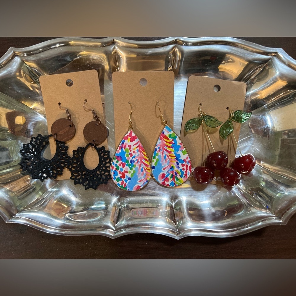 A set of 3 pairs of incredible earrings
